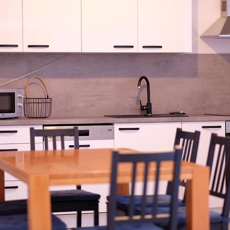 Krasa Escape Apartment โนวีวีโนดอลสกี ภายนอก รูปภาพ
