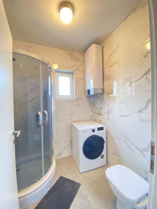 Krasa Escape Apartment โนวีวีโนดอลสกี ภายนอก รูปภาพ